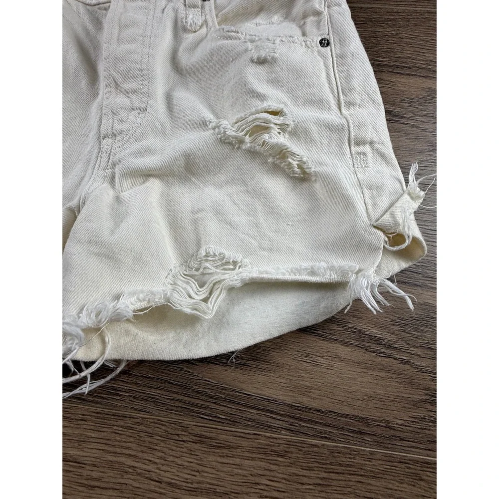 We The Free Free People Makai Cutoff Distressed Shorts Size 26 off White